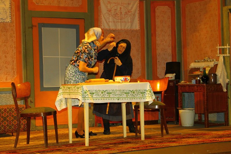 Trampoty z laskou (59).JPG